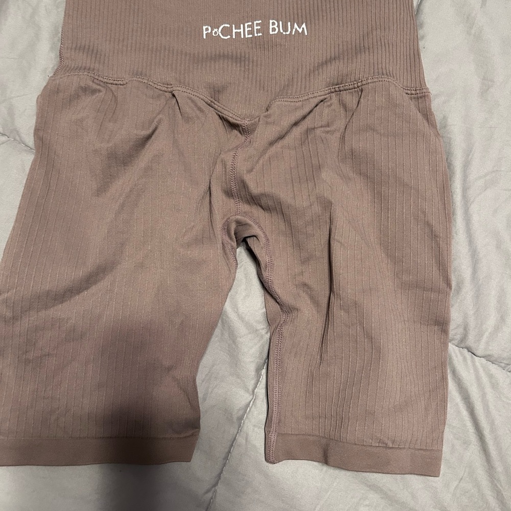 Peachy bum taupe workout shorts in size small